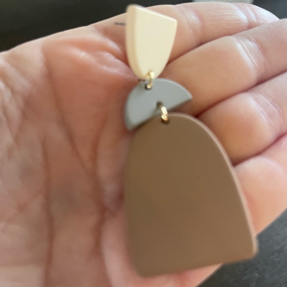 2 pairs of earrings for the price of one! - Picture 5 of 6